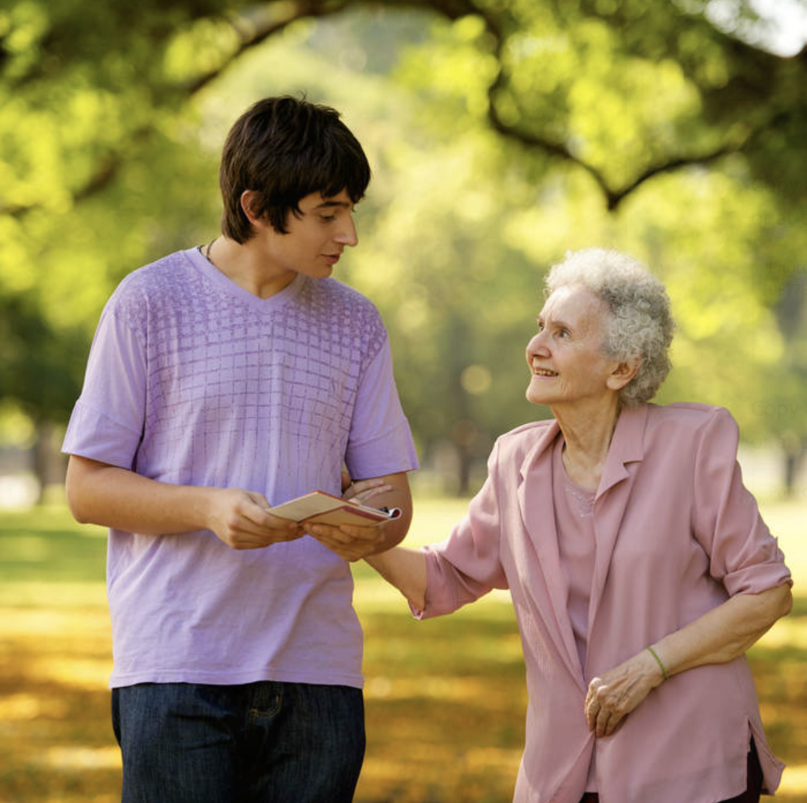 Забота о пожилых родителях. Помогать пожилым людям. Забота о пожилых людях. Заботиться о престарелых родителях.
